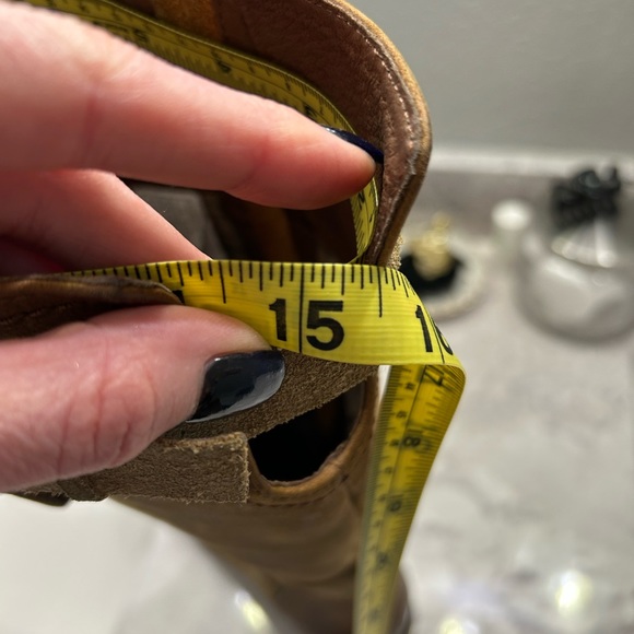 UGG brown leather boots. Size 8.5 - Picture 9 of 9